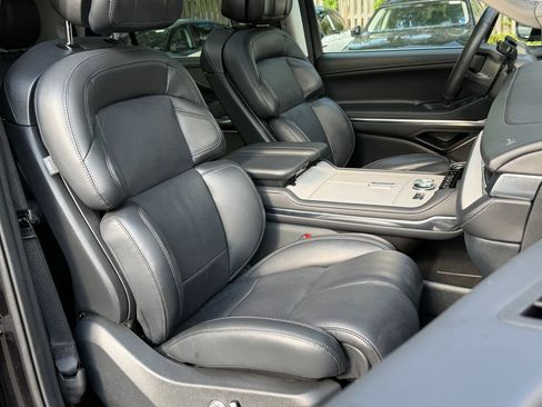 Used 2025 Lincoln Navigator L Reserve AWD/4WD image 10
