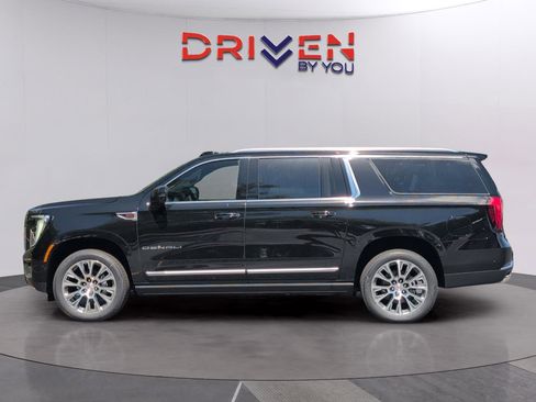 New 2026 GMC Yukon XL Denali w/ Denali Reserve Package AWD/4WD image 2