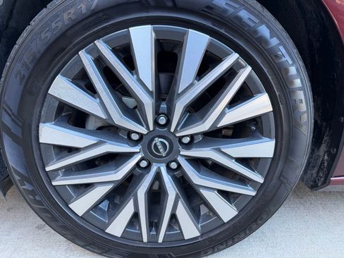 Used 2024 Nissan Altima 2.5 SV image 30