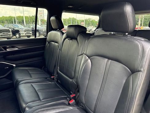 Used 2024 Jeep Wagoneer Series II w/ Flexible Seating Group AWD/4WD image 35