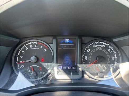 Used 2022 Toyota Tacoma SR AWD/4WD image 19