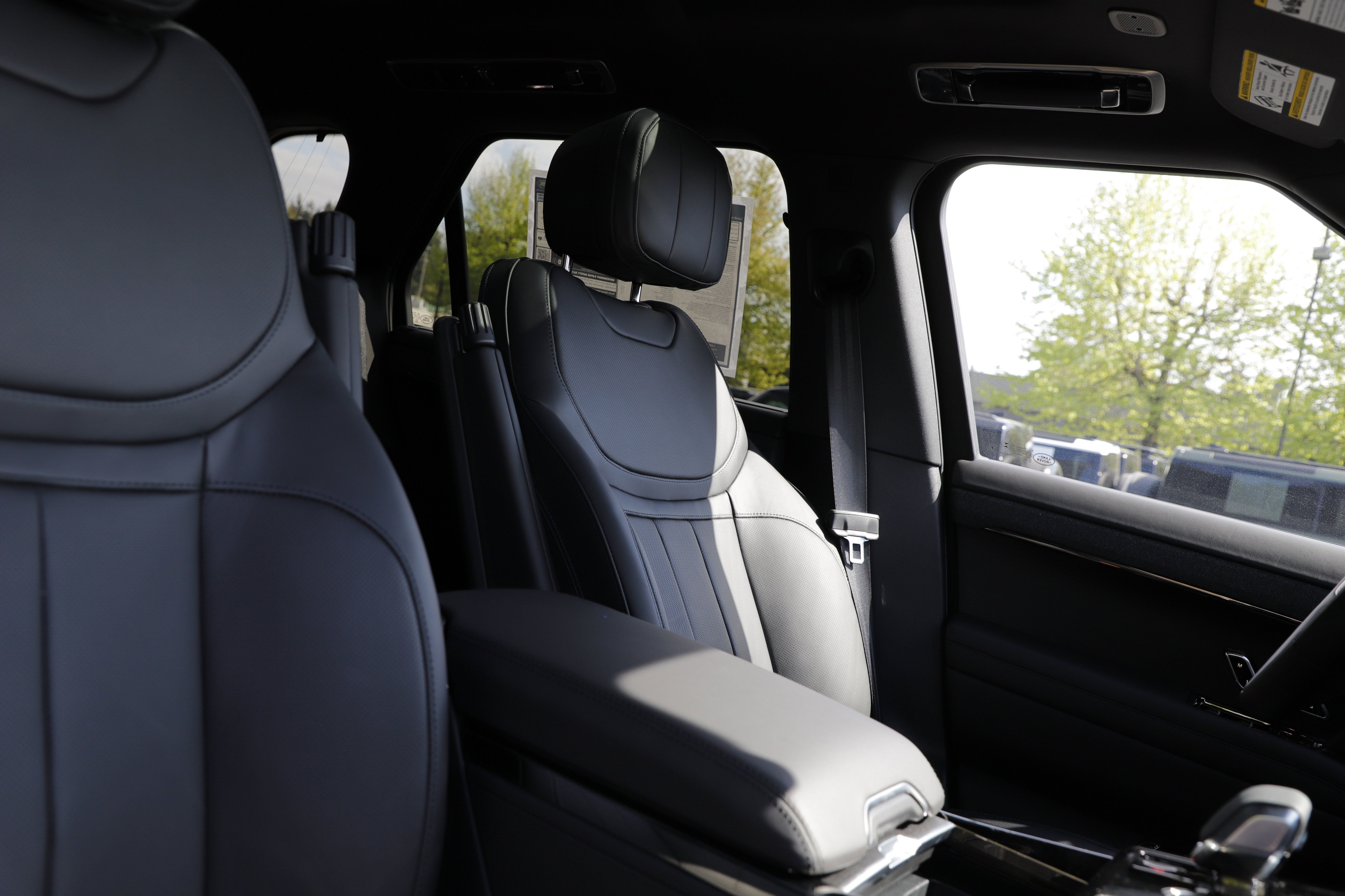 New 2026 Land Rover Range Rover Sport Dynamic SE AWD/4WD image 12