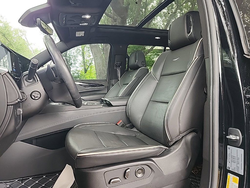 Used 2023 Cadillac Escalade Sport w/ Touring Package RWD image 2