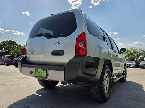 Used 2015 Nissan Xterra X RWD image 11