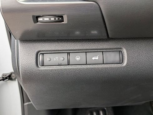 New 2026 Nissan Pathfinder SL image 16