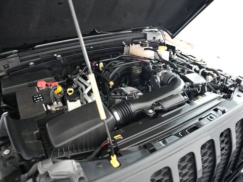 Used 2023 Jeep Gladiator Sport AWD/4WD image 49