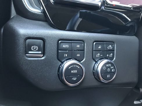 Used 2024 GMC Sierra 1500 SLT w/ X31 Off-Road Package image 34