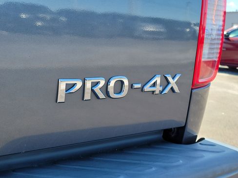 Used 2018 Nissan Frontier PRO-4X image 7