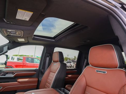 New 2026 GMC Sierra 2500 Denali Ultimate w/ Max Trailering Package image 9