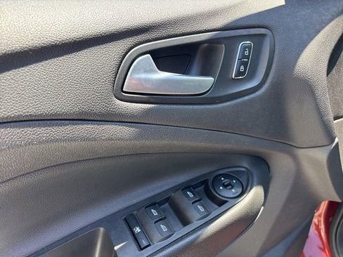 Used 2015 Ford Escape SE AWD/4WD image 14