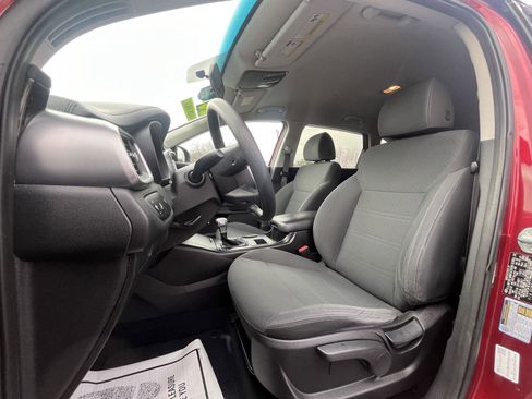 Used 2020 Kia Sorento LX image 6