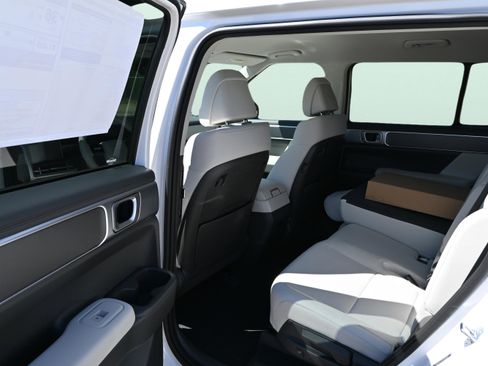New 2026 Hyundai Santa Fe SE FWD image 11