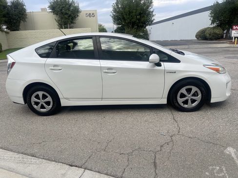 Used 2013 Toyota Prius Three image 6