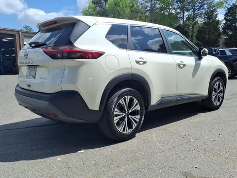 Used 2023 Nissan Rogue SV image 31