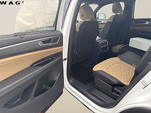 New 2026 Volkswagen Atlas Cross Sport SE image 25