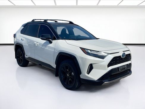 Used 2022 Toyota RAV4 XSE AWD/4WD image 3