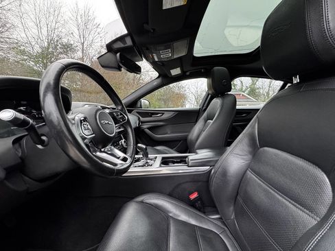 Used 2020 Jaguar XE S image 11