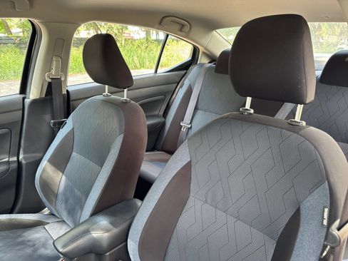 Used 2025 Nissan Versa SV FWD image 30
