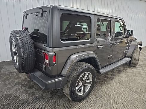 Used 2022 Jeep Wrangler Unlimited Sahara w/ Cold Weather Group AWD/4WD image 10
