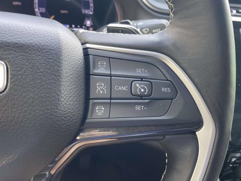 Used 2022 Jeep Grand Cherokee L Laredo RWD image 22