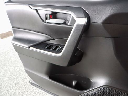 Used 2022 Toyota RAV4 XLE image 21