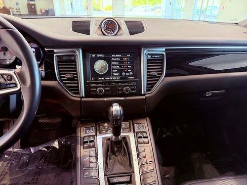 Used 2016 Porsche Macan S image 27