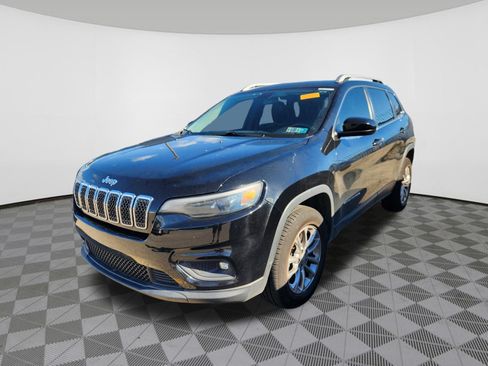 Used 2019 Jeep Cherokee Latitude Plus w/ Cold Weather Group AWD/4WD image 2