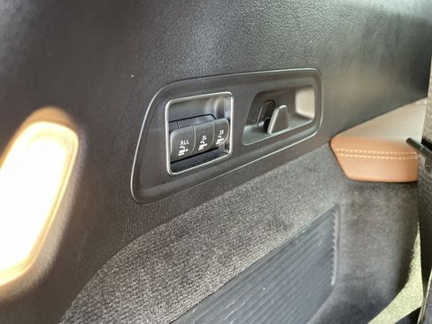 Certified 2024 Mercedes-Benz GLS 450 4MATIC image 11