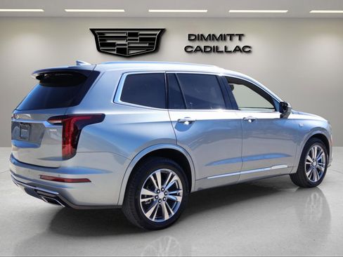 Certified 2025 Cadillac XT6 Premium Luxury image 5