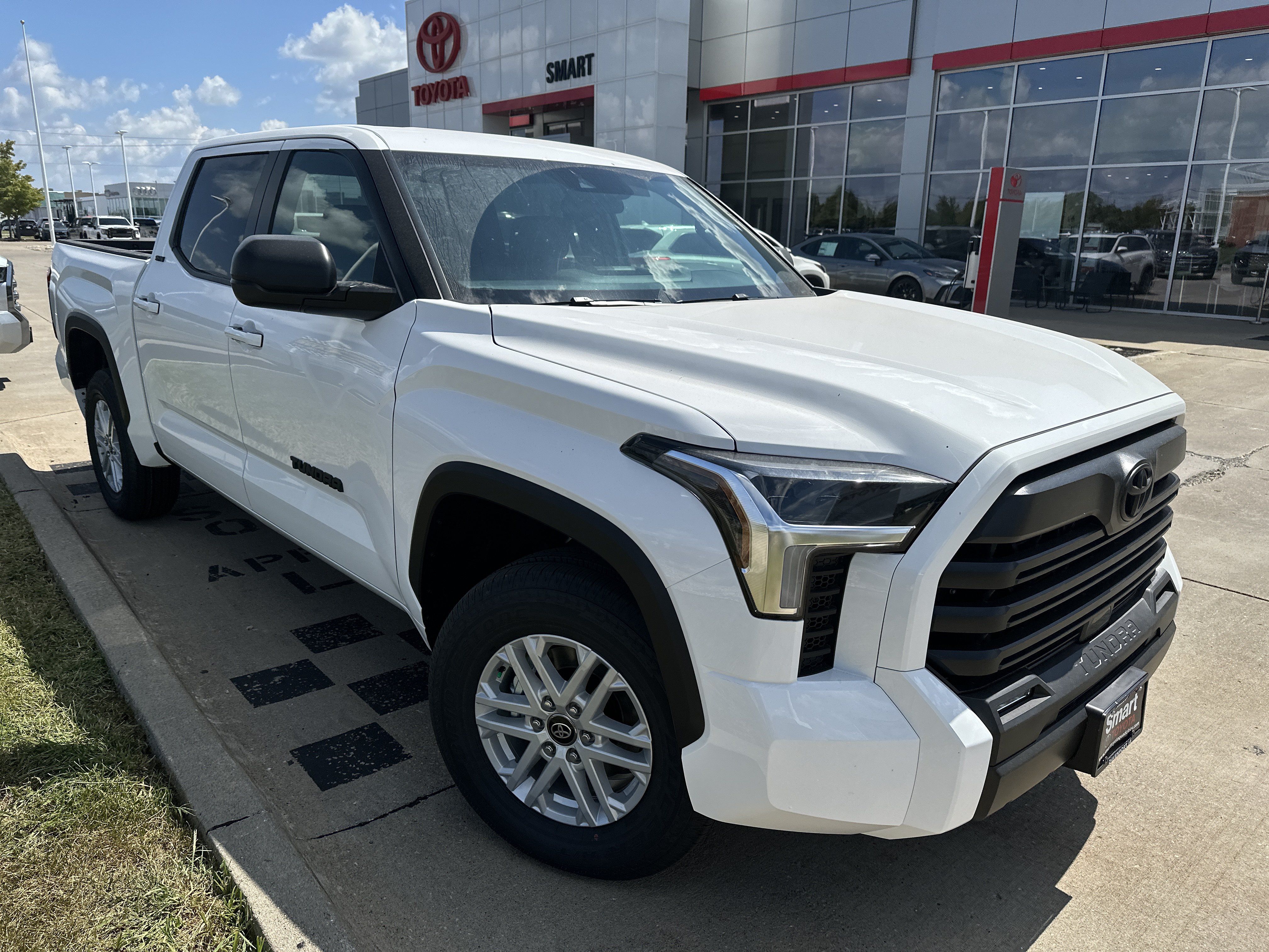 Used 2026 Toyota Tundra SR5 w/ SR5 Premium Package AWD/4WD image 1