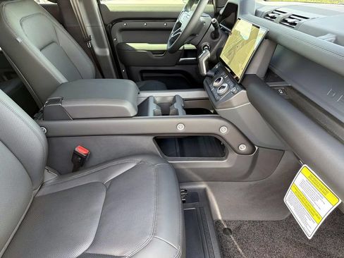 New 2026 Land Rover Defender 110 X-Dynamic SE AWD/4WD image 10