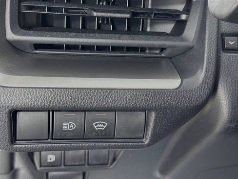 Used 2025 Toyota Prius LE FWD image 11