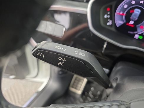 Used 2020 Audi Q3 2.0T Premium Plus w/ Premium Plus Package image 21