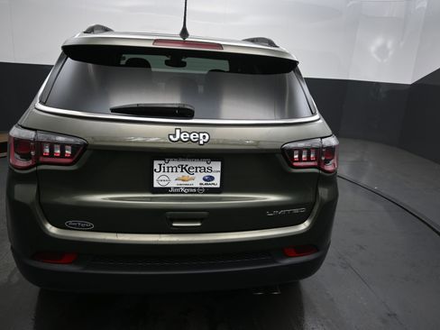 Used 2019 Jeep Compass Limited image 12