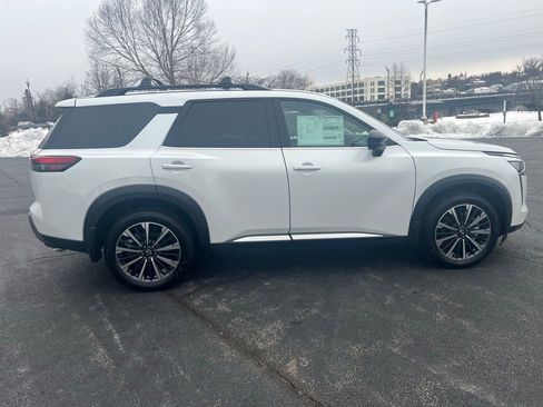 New 2026 Nissan Pathfinder Platinum AWD/4WD image 6