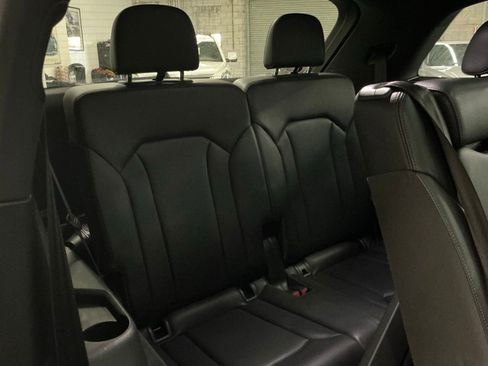 Used 2018 Audi Q7 3.0T Premium image 16