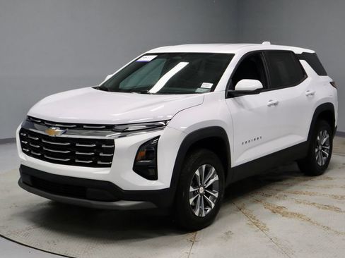 Used 2026 Chevrolet Equinox LT FWD image 9