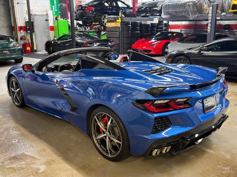Used 2021 Chevrolet Corvette Stingray Premium Conv w/ Z51 Performance Package RWD image 11