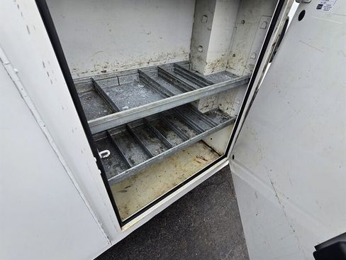 Used 2015 Chevrolet Express 3500 image 27