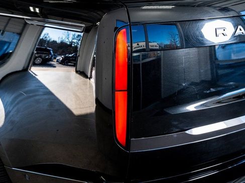 Used 2024 Land Rover Range Rover Autobiography image 25