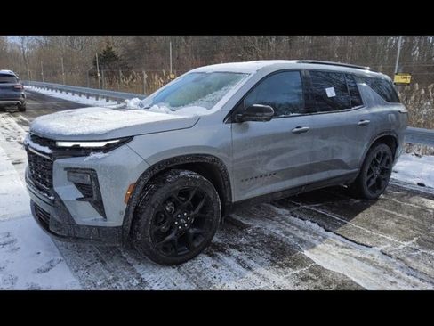 Used 2024 Chevrolet Traverse RS w/ LPO, Floor Liner Package image 9