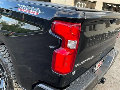 Used 2019 Chevrolet Silverado 1500 LT Trail Boss w/ Bed Protection Package AWD/4WD image 23