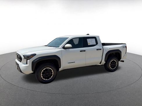Used 2024 Toyota Tacoma TRD Off-Road image 8