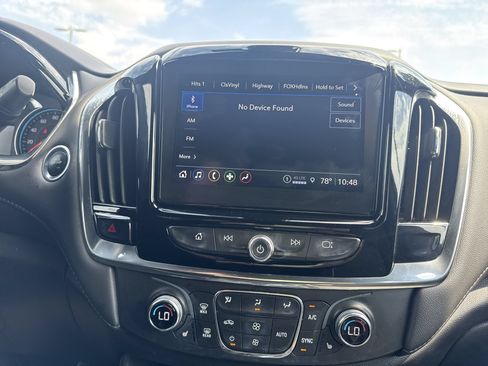 Used 2023 Chevrolet Traverse LT FWD image 16