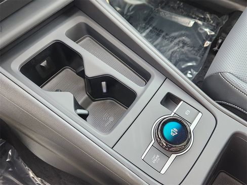 New 2026 Volkswagen Tiguan SE image 11