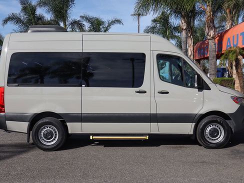 Used 2021 Mercedes-Benz Sprinter 2500 image 10