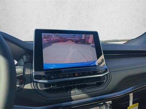 New 2026 Jeep Compass Latitude image 10