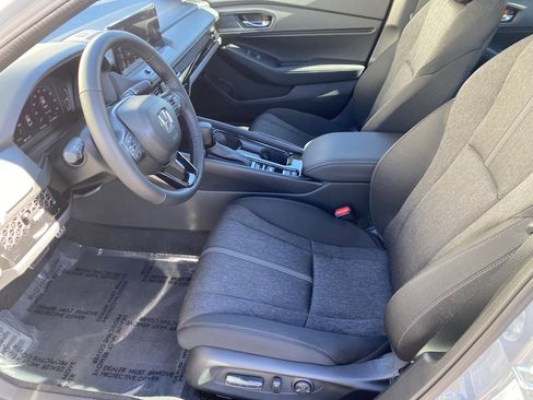 Used 2025 Honda Accord Sport image 15