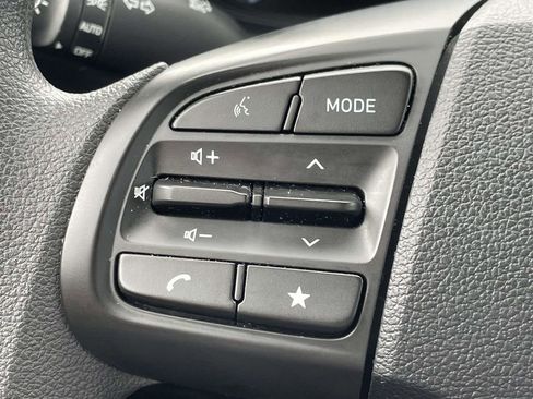 Certified 2026 Hyundai Venue SE FWD image 19