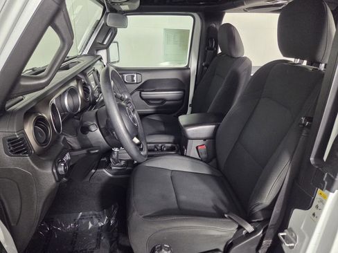 Used 2018 Jeep Wrangler Sport AWD/4WD image 10